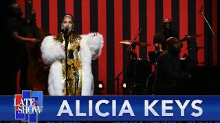 “Santa Baby” - Alicia Keys (LIVE on The Late Show)