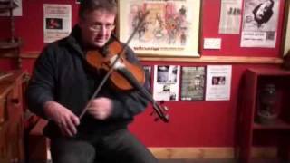 Bruce MacGregor 'Bowing : Triplets' - Fiddle Lesson