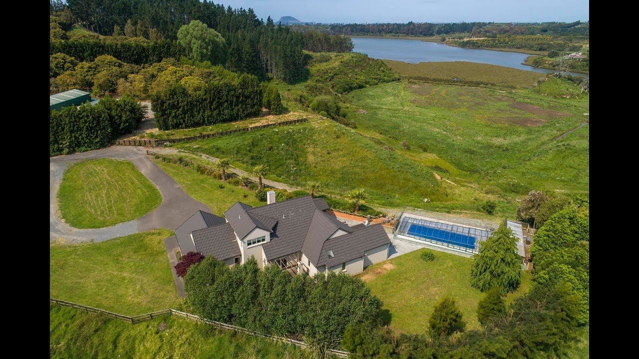 Secluded country living with Estuary outlook