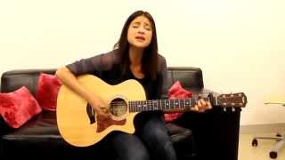 Georgina canta &quot;Rara&quot; en acústico para YourWay Magazine.