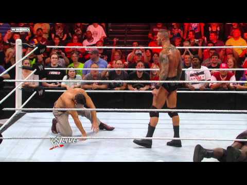 Raw - Randy Orton vs. Mark Henry
