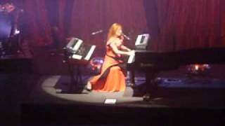 Tori Amos Welcome To England in Manchester