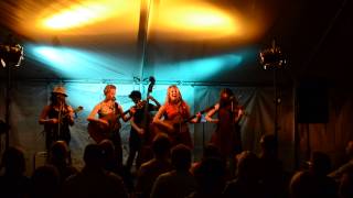 Della Mae "No Expectations" Snippet