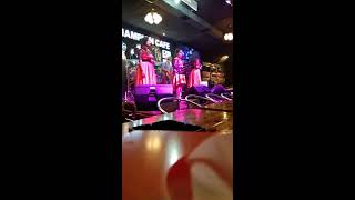 Download lagu Divamora Sister - Ise Ma Mangapus Ilukkon (LIVE) Champion Cafe mp3