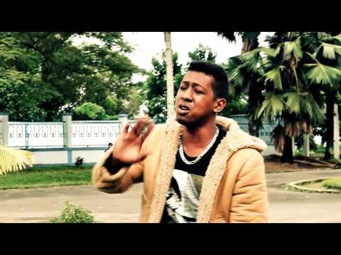 Molly One Atsika roa (Clip Gasy 2016)