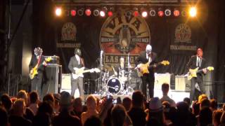 Los Straitjackets  - Viva Las Vegas Car Show 2014