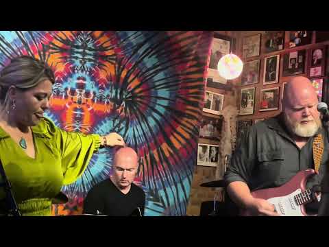 “Avey Grouws Band”, Byron’s Bar, Pomeroy, IA