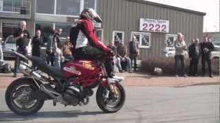 preview picture of video 'Stunt Ducati Monster Motorcycle Season startup Part 1'