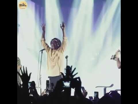 Konser Fourtwnty feat Ariel Noah - Zona Nyaman