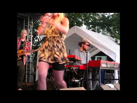 Kalle Baah, Syster Sol & Cleo m.fl @ Mosebacke July 11th