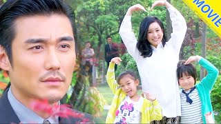 Six ans après le divorce, il revient, voit son ex avec deux enfants et regrette tout.