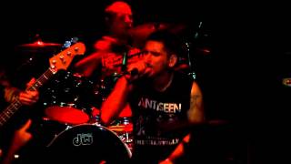 (HD) Satanic Surfers - Worn out Words (Ao Vivo Inferno Club/SP - 05/12/15)