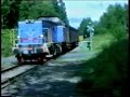 In deze video uit Juli 1995 zien we de T44 362 die vanuit Mellerud naar Billingsfors met een sleep gesloten goederenwagens voorbij komt. Deze komen uit Göteborg en hebben als eindbestemming de losweg van Billingsfors. Ze zijn/worden beladen met pakken (ik meen) papier en worden met een shovel. Het volgende shot laat dezelfde T44 zien op de "terugweg", waarschijnlijk is de laatste wagon voor de papierfabriek in Åsensbruk.
Hierna volgen enkele overzichtsshots van het emplacement van Billingsfors, waar op dat moment geen activiteit meer was.
Een jaar later zou ik hier weer terugkomen, maar die beelden volgen later. In this video from Juli 1995 we first see the T44 nr 362 driving from Mellerud to Billingsfors with some wagons from Göteborg loaded with (I think) some kind of paper product?

They will be (un)loaded at the loading area of Billingsfors. The next shot we see the same T44 returning with one wagon. I might be for the paper factory in Åsensbruk. 
After this we went to Billingsfors where I made some overview shots from the yard in Billingsfors, where all was quiet.
In 1996 we would return here, so more images will come.