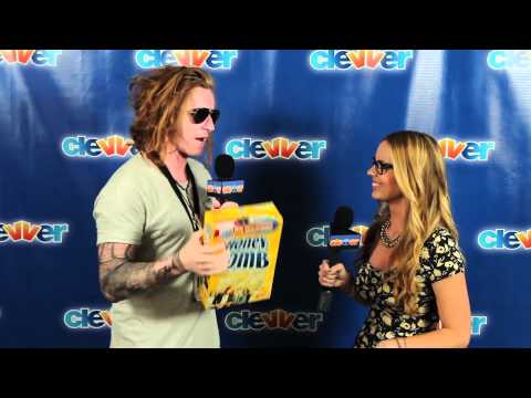 Travis Clark We The Kings Interview Talks ShayCarl, Charles Trippy and Warped Tour Snack Food!