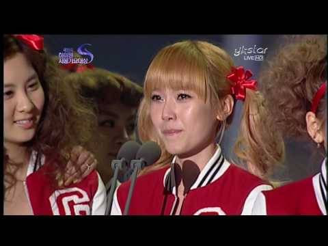 100203 19th Seoul Music Awards - SNSD recieved Daesang Award + Ending