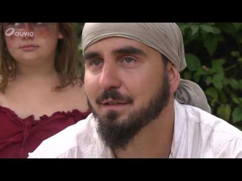 Dis moi à quoi tu joues