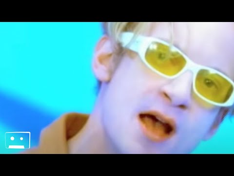 Fountains Of Wayne - Sink to the Bottom (Official Music Video)