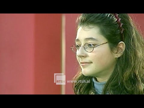 Debutimi i Ronela Hajatit në vitin 2002 te "Ethet e së premtes mbrëma"
