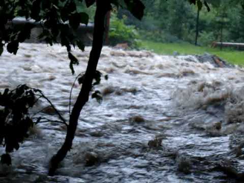 inundatia de pe valea porumbacului 2009 iulie!!!!!!!!2