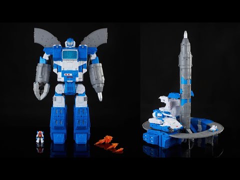 Transformers Selects Titan Class Guardian Robot & Lunar-Tread Short
