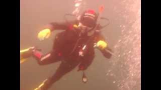 preview picture of video 'Curso Paralelo Cero Padi Open Water Diver Ecuador - Laguna de Cuicocha 29 de Noviembre de 2012'