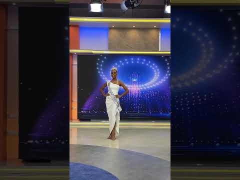 Miss Universe Philippines 2024 Chelsea Manalo’s first walk at the UH studio! Unang Hirit