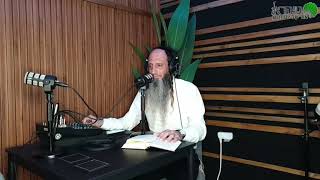 מדברים מרבי נחמן מברסלב   בדיחא דעתיה (הרב מאור קריו) - התמונה מוצגת ישירות מתוך אתר האינטרנט יוטיוב. זכויות היוצרים בתמונה שייכות ליוצרה. קישור קרדיט למקור התוכן נמצא בתוך דף הסרטון