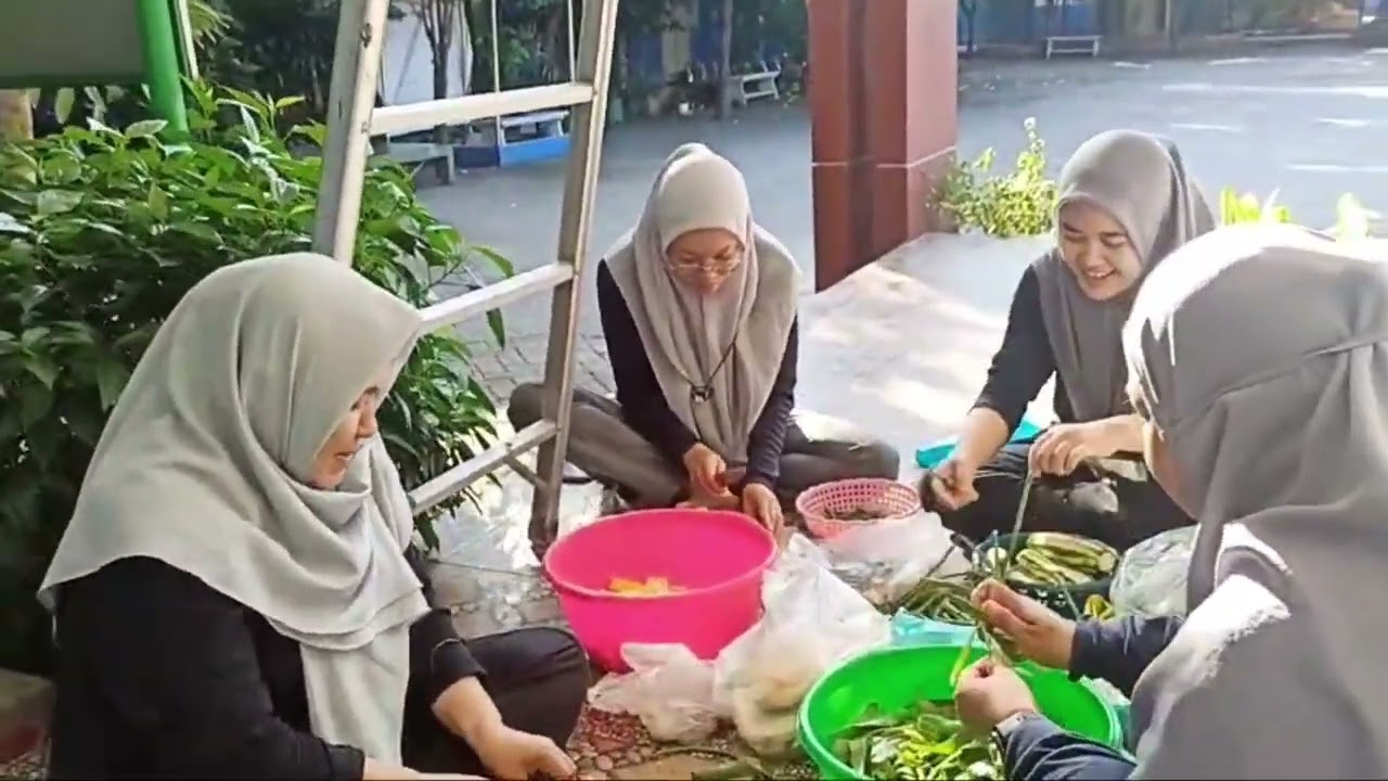 PERINGATAN HARI RAYA IDUL ADHA 1445 H SMP NEGERI 1 WARU