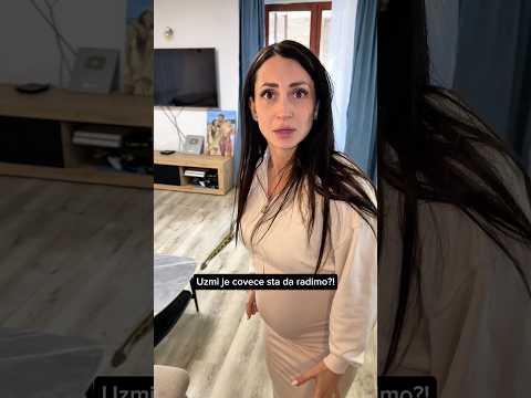 ZMIJA NAM JE U DNEVNOJ SOBI!