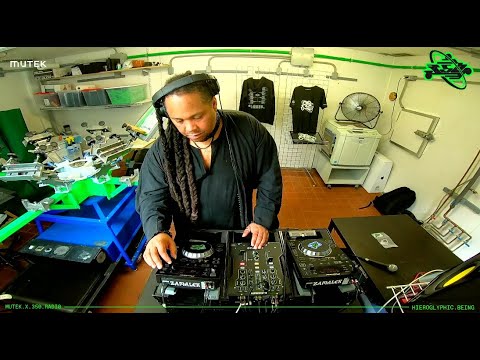 HIEROGLYPHIC BEING | MUTEK X 350 RADI0