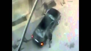 preview picture of video '20110520 - Damascus City - Riot police misbehave as vandals damaging parked cars'