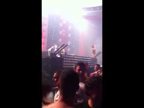 (HD) Darkraver @ Pussylounge 05-01-13 plays Dutch Movement track.