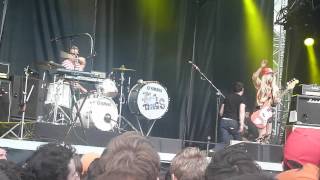 The Ting Tings - Hit me down sonny [Garorock 2012]