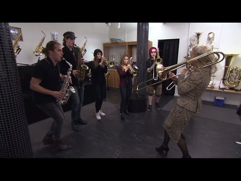 Idolerna får en lektion av Gunhild Carling - Idol Sverige (TV4)