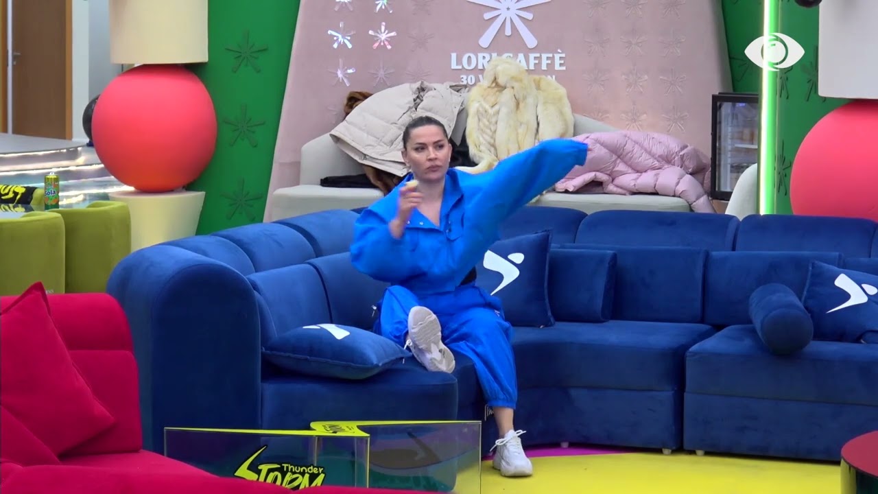 “Livia ndërhyn për gjithçka”/ Rozana bisedon me Eglin: Nuk duhet të ma bëjë më