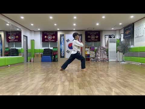 Under 30 1 Grp Semifinal 2nd Poomsae CHOI JEONG HOON