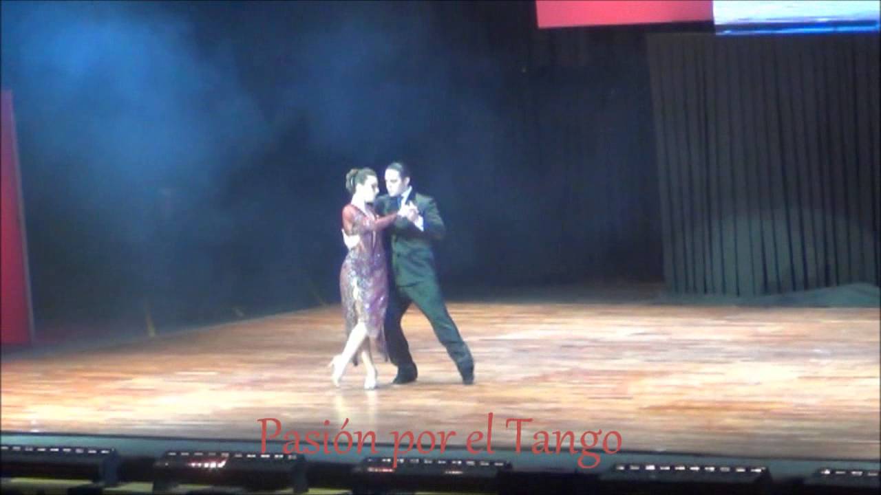 MANUELA ROSSI y JUAN MALIZIA Bailando el Tango PATA ANCHA en el LUNA PARK