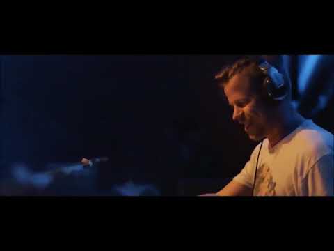 Shine x Saber   Whoop (Original Mix)