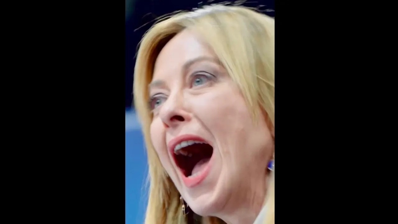 GIORGIA MELONI SEGUE LA FINALE OLIMPICA DEI 3000M SHORT TRACK