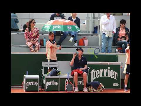 Katherine Sebov falls in Paris