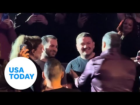 Couple ecstatic as Kelly Clarkson helps them tie the knot USA TODAY