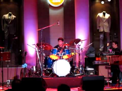 Drum Solo - Kevin Motus