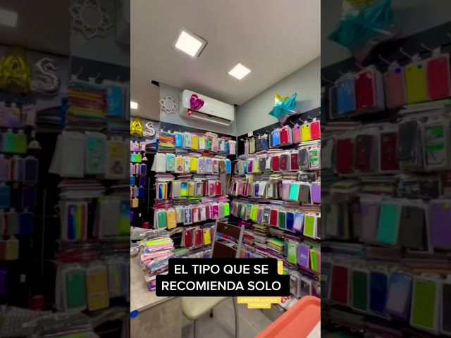 Vídeo relacionado con Funda para Xiaomi Redmi A3 del Real Madrid Escudo Real Madrid tansparente para Proteger tu móvil. Capa de Silicona Flexible con Licencia Oficial Real Madrid