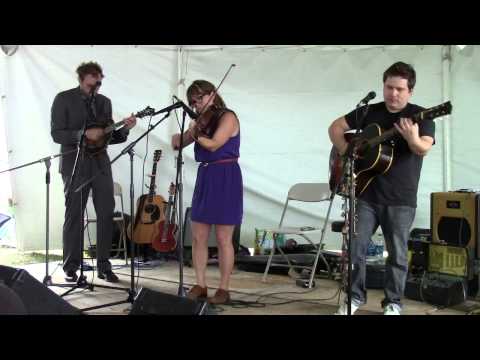 Sara Watkins Band ft. Sean Watkins w/ ChrisThile (Nickel Creek) - "The Fox" - Newport Folk 2012