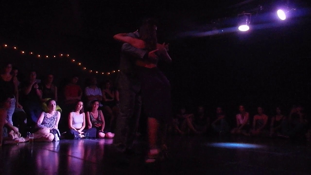 Paula Pandol y Germán Salvatierra en Milonga La Discépolo 2019 (Buenos Aires)