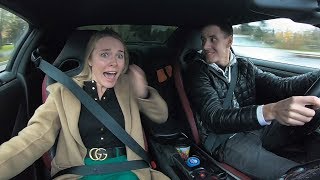 Красавица держалась до последнего в GT-R