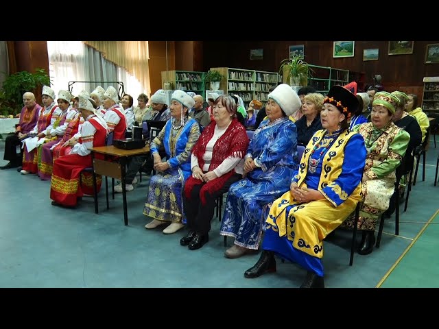 В День народного единства ангарчане увидели богатую национальную культуру округа