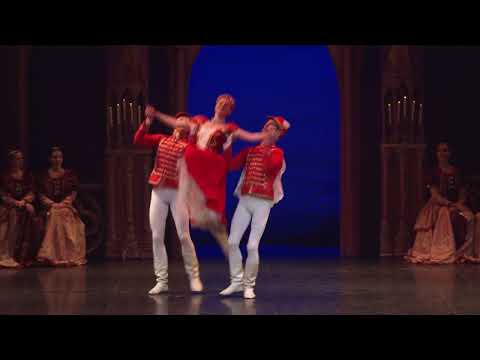 EL BALLET DE KIEV REPRESENTA EL LAGO DE LOS CISNES - Video