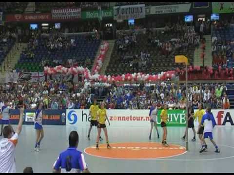 Meervogels A1 grijpt landstitel