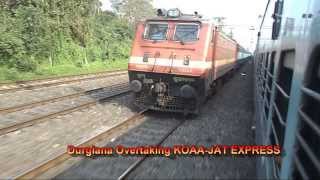 preview picture of video 'Durgiana Express overtaking Kolkata-Jammu Tawi Express at Durgapur'